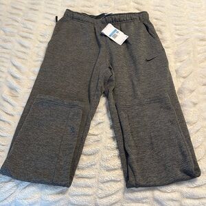 Nike gray therma fit sweats size medium NWT